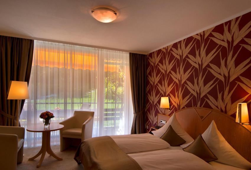 Hotel Burgblick Баденвайлер Екстериор снимка